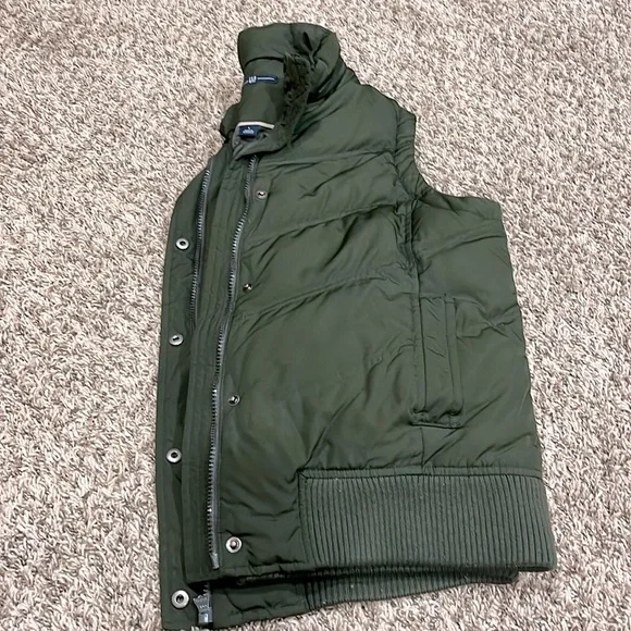 GAP Vest - Picture 1 of 8